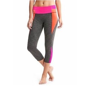 Athleta colorblock Capri leggings size small